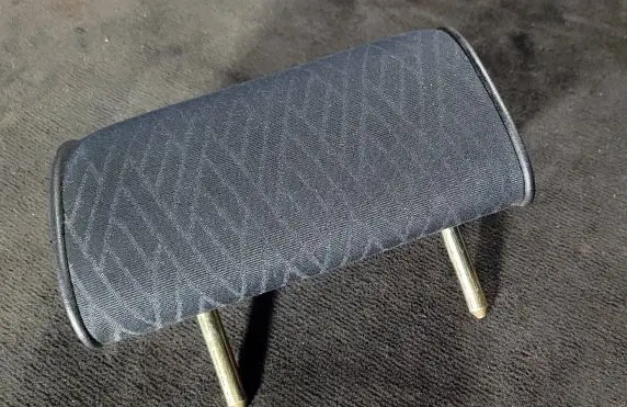 BMW 5 E39 Rear seat headrest 