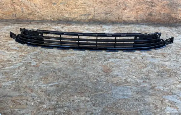 Polestar 2 Front bumper lower grill 31663679