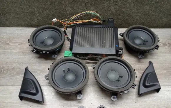 Volvo XC70 Audio system kit 31215612 31215657 30781067