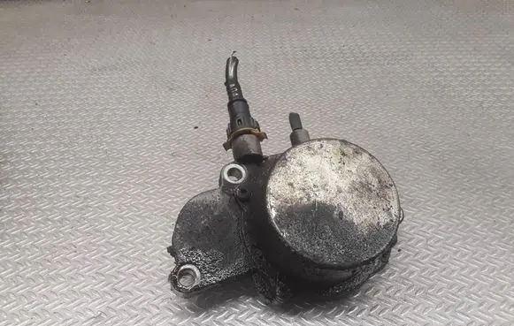 Opel Astra H Vacuum pump