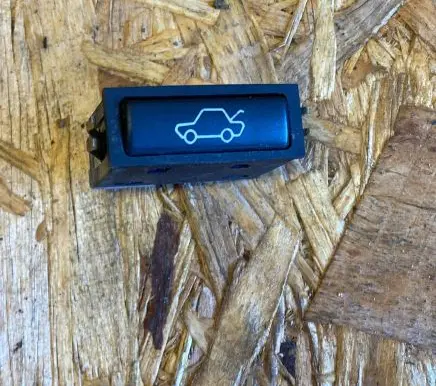 BMW 5 E39 Tailgate/trunk/boot open switch 8365579 459700 6131