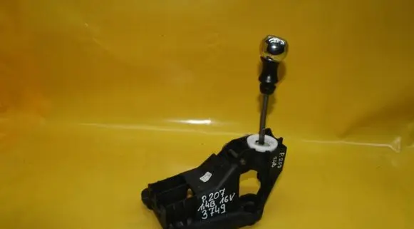 Peugeot 207 Gear selector/shifter in gearbox 