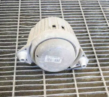 Mercedes-Benz E W212 Engine mount bracket A2122406417