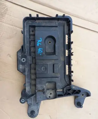 Volkswagen Golf VI Battery box tray 1K0915333H