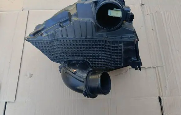 Renault Clio IV Air filter box 165001258 8200682558 8201173592