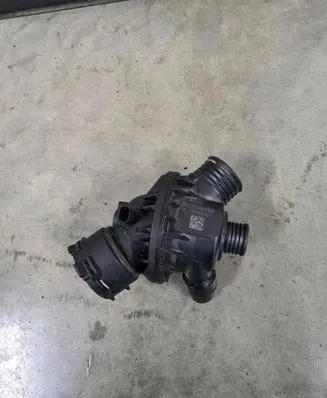 BMW 4 F32 F33 Thermostat 7598865