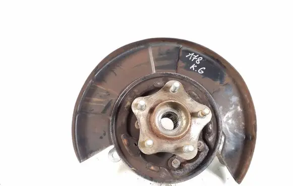 Rear wheel hub