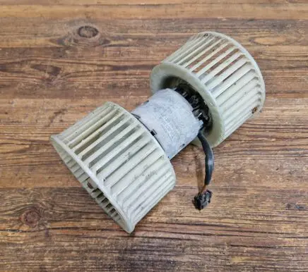 BMW 5 E34 Heater fan/blower 0130111135 64118390208