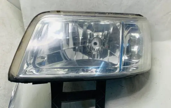 Volkswagen Transporter - Caravelle T5 Headlight/headlamp 7H1941015S