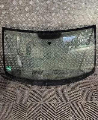 Volkswagen Golf VI Front windscreen/windshield window 
