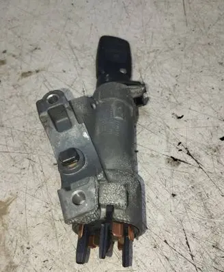 Volkswagen PASSAT B5.5 Ignition lock 4B0905851A