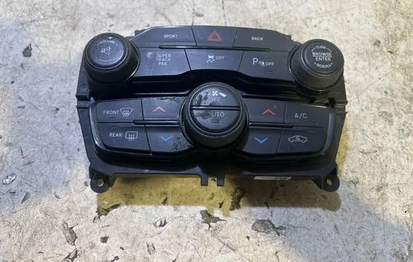 Dodge Challenger Climate control unit 5PG702XCAD GH169012 68184927AB