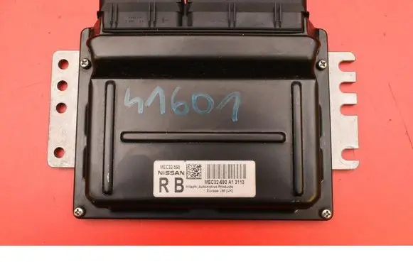 Nissan Primera Engine control unit/module ECU MEC32590