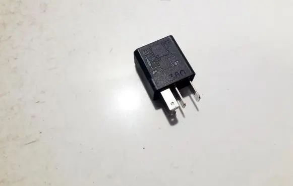 Fiat Punto (188) Other relay 46520421 702.30