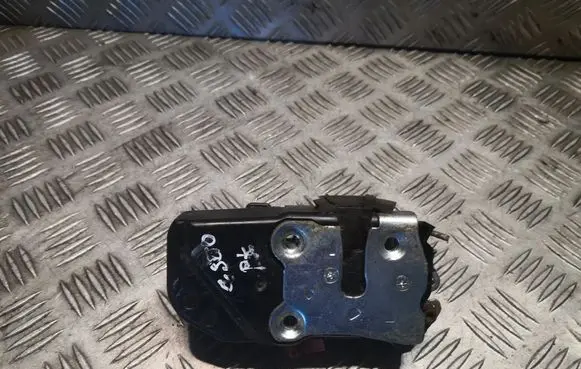 Chrysler 300 - 300C Coupe door lock (next to the handle) 5065437AD