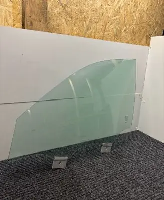Volvo XC90 Front door window glass four-door DOT57M1502AS2 E000186 43R00043