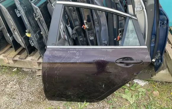 Mazda 6 Rear door