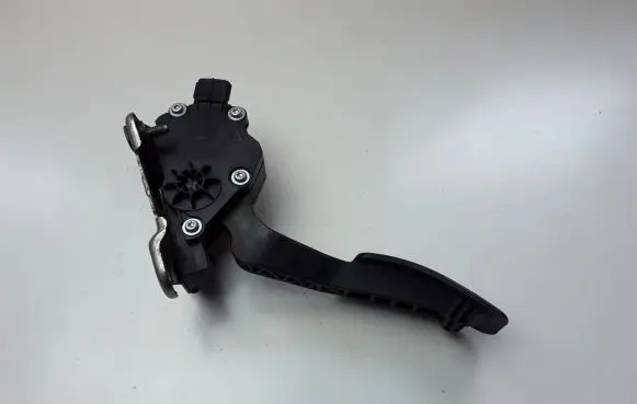 Subaru Forester SH Accelerator throttle pedal 36010AG140