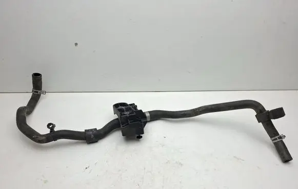 Volvo XC90 Engine coolant pipe/hose 32138790