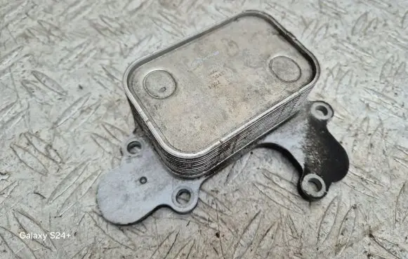 Peugeot 5008 II Oil filter mounting bracket 9815697880