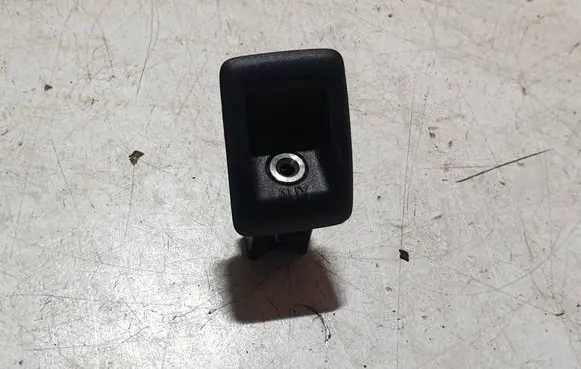 Volvo XC70 AUX in-socket connector 30781155