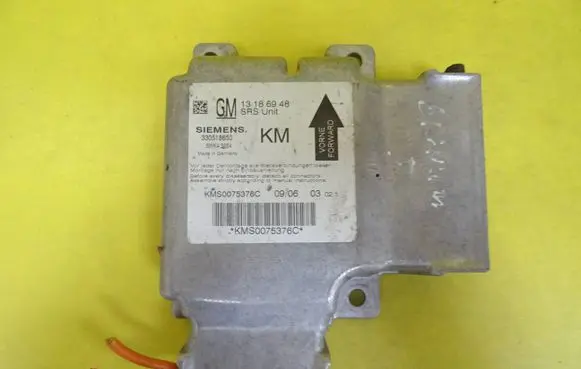 Opel Signum Airbag control unit/module 13102022 330518650