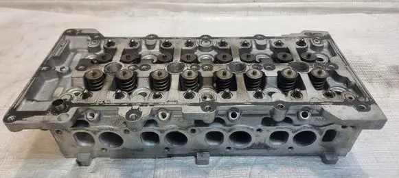 Opel Astra J Engine head 55571949