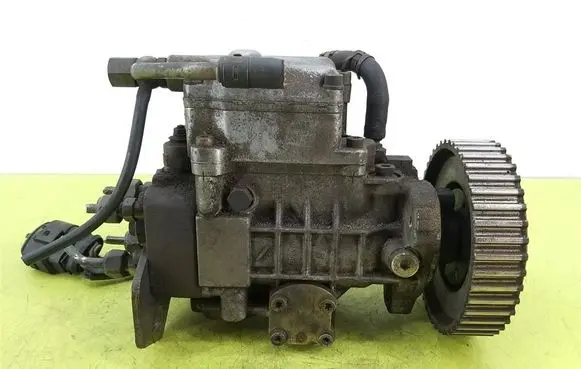 Seat Ibiza V (KJ) Fuel injection high pressure pump 038130107D