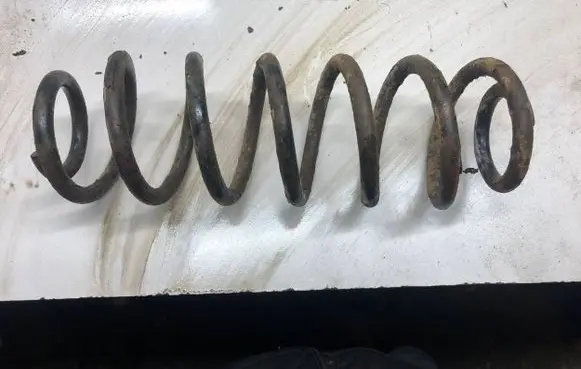 Volkswagen PASSAT B7 Rear coil spring