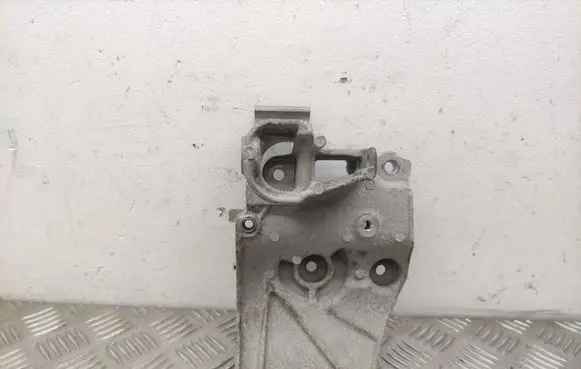 Peugeot 2008 II A/C compressor mount bracket 9823598480