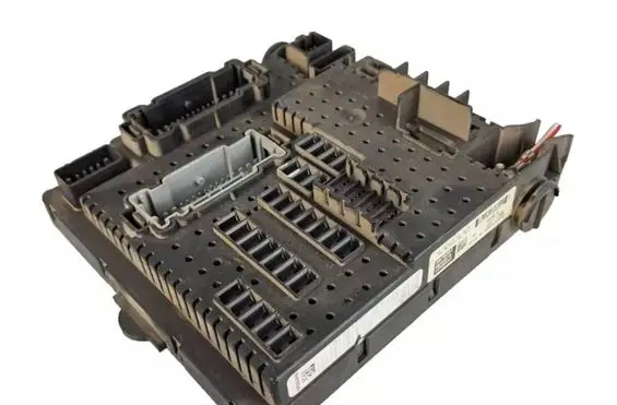 Volvo XC90 Fuse module 8676391
