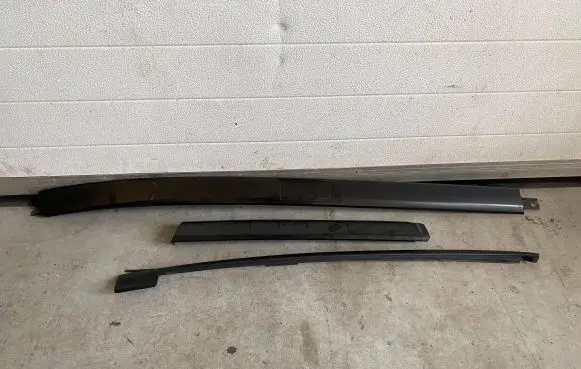 Roof trim bar molding cover