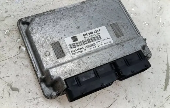 Volkswagen Polo Engine control unit/module 03E906033P 5WP4019607 3PE4729