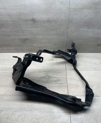 Mercedes-Benz C W204 Headlight/headlamp mounting bracket A2046201191