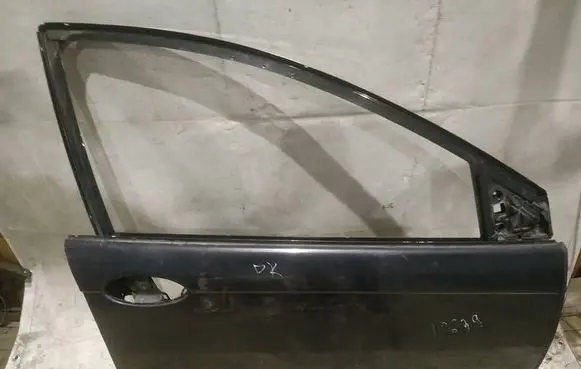 Citroen C5 Front door JUODOS