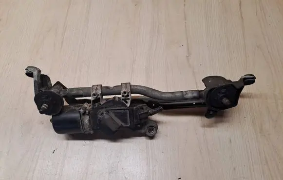 Front wiper linkage and motor