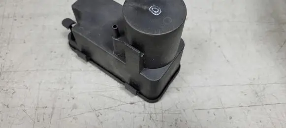 Mercedes-Benz S W126 Central locking vacuum pump 