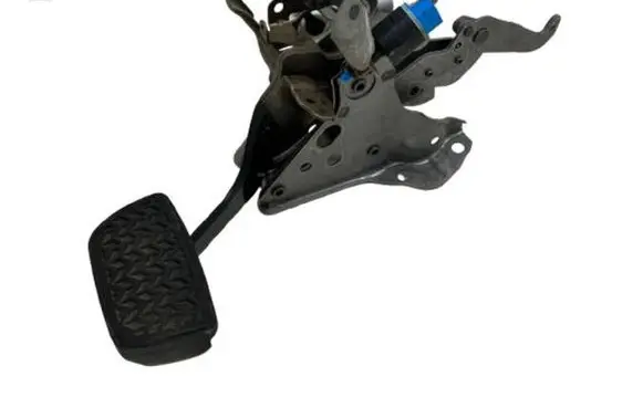 Toyota RAV 4 (XA50) Brake pedal 