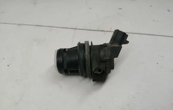 Toyota RAV 4 (XA40) Windscreen/windshield washer pump 8533060190 0602104541