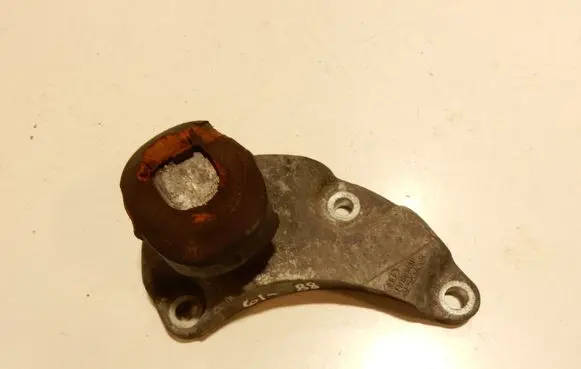 Audi A6 S6 C6 4F Engine mounting bracket 4F0199343F 8E0199339 6188