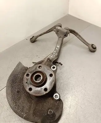 Front wheel hub