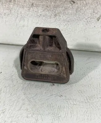 Audi A3 S3 8L Radiator mount bracket 1u0121367a 1j0806157a
