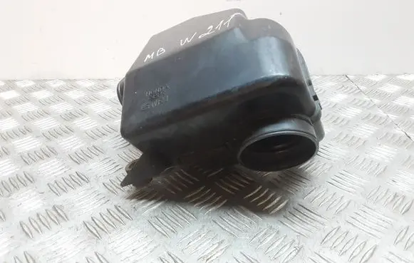 Mercedes-Benz E W211 Intake resonator 
