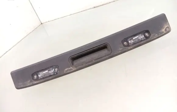 Volvo V70 Trunk door license plate light bar 31440719