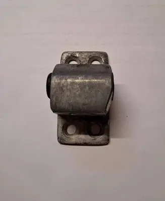 Mercedes-Benz 280 450 W116 Front door lock loop/hook striker 1167200104