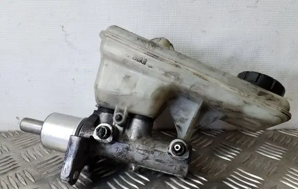 Opel Vivaro Master brake cylinder 32067008C