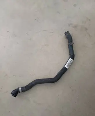BMW 4 F32 F33 Engine coolant pipe/hose 7648644