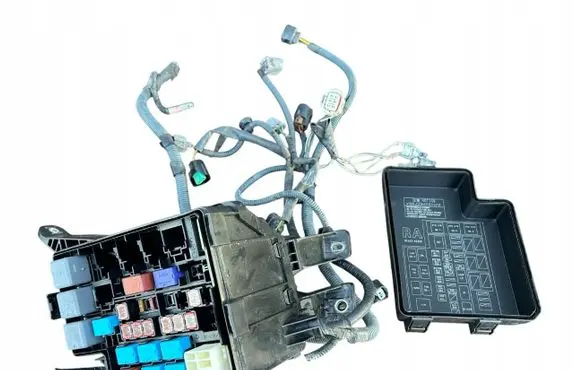 Toyota RAV 4 (XA40) Fuse box set 82662-42350