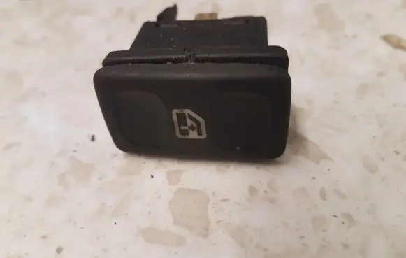 Land Rover Discovery Electric window control switch AMR2496