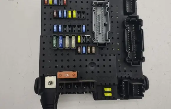 Volvo XC90 Fuse module 867639104W424